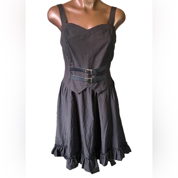 Scarlet Darkness Ruffles Hem - Picture 6 of 11